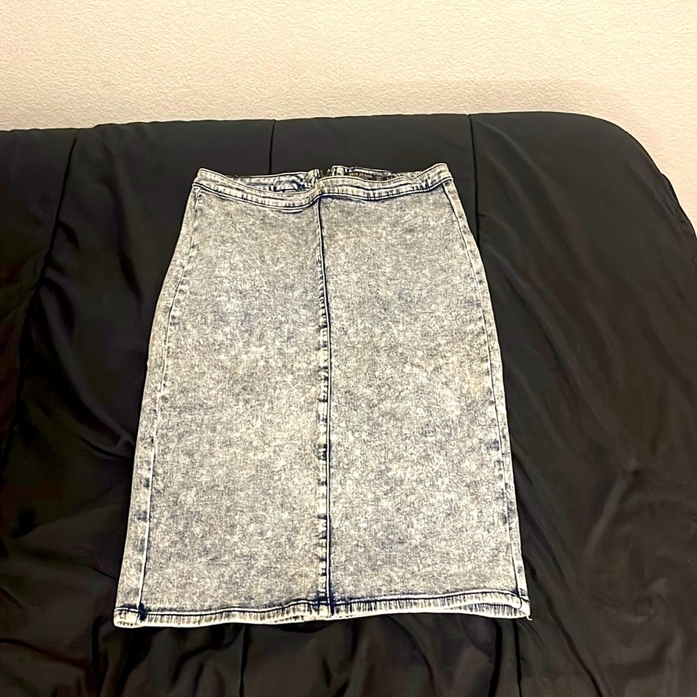 Midi denim skirt